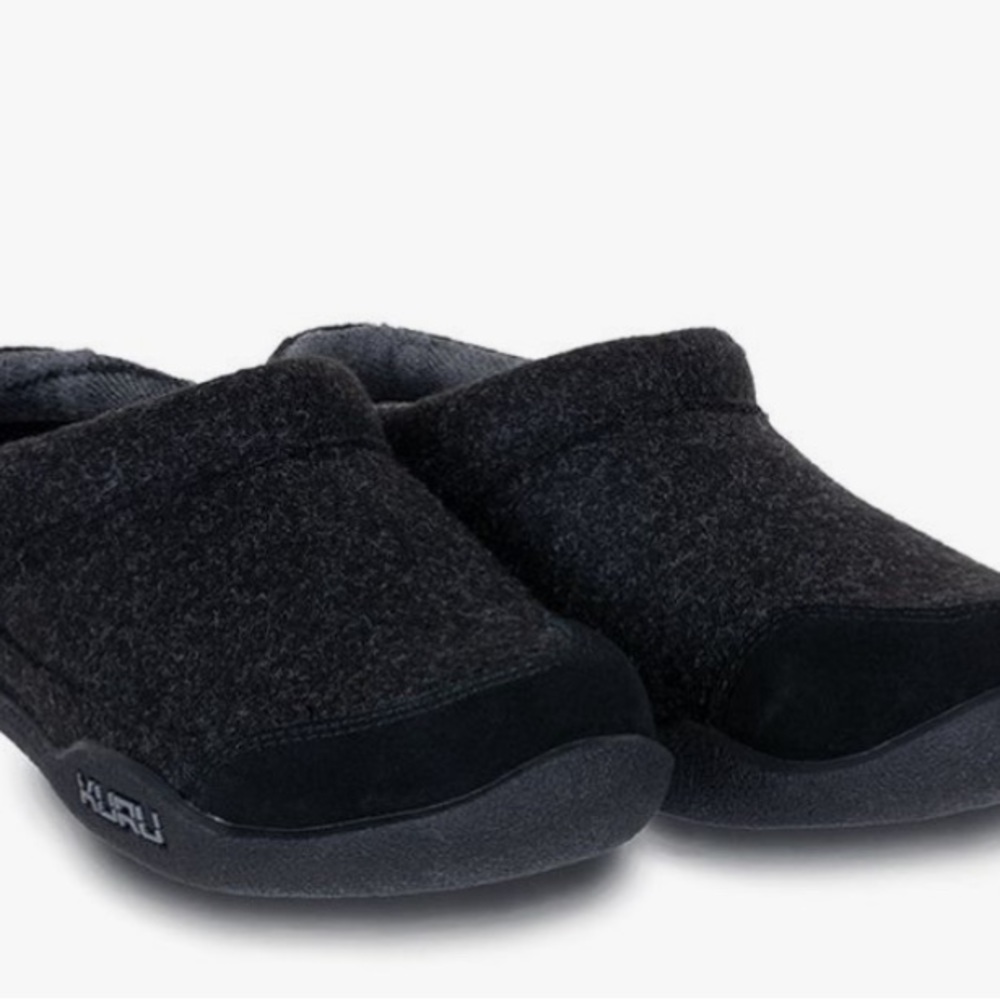 Kuru slippers, like new condition, perfect for foot pain!